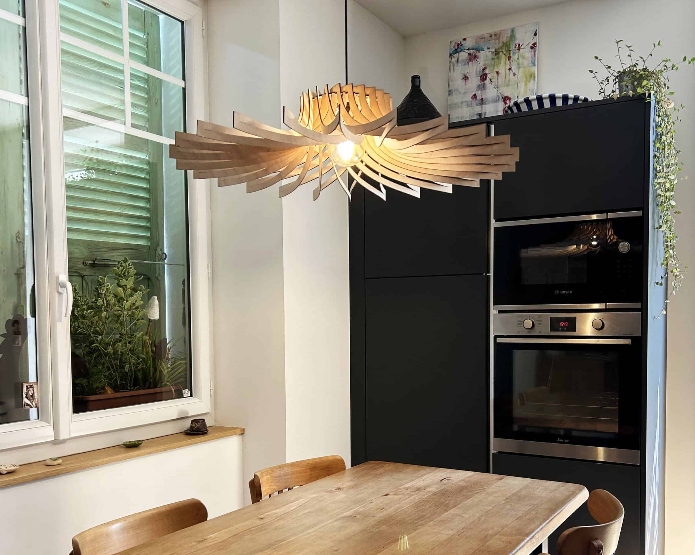 Gaston le chardon dans une cuisine déco