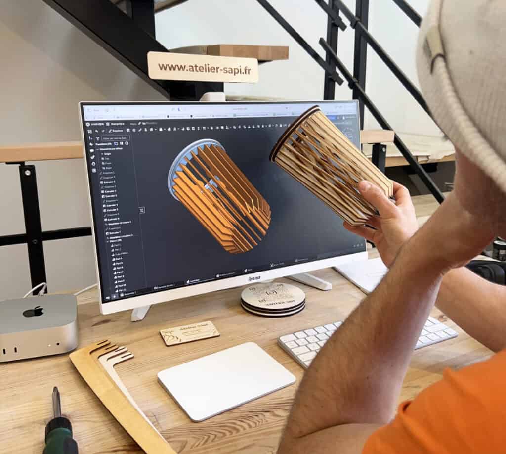 Conception 3D d'un luminaire en bois