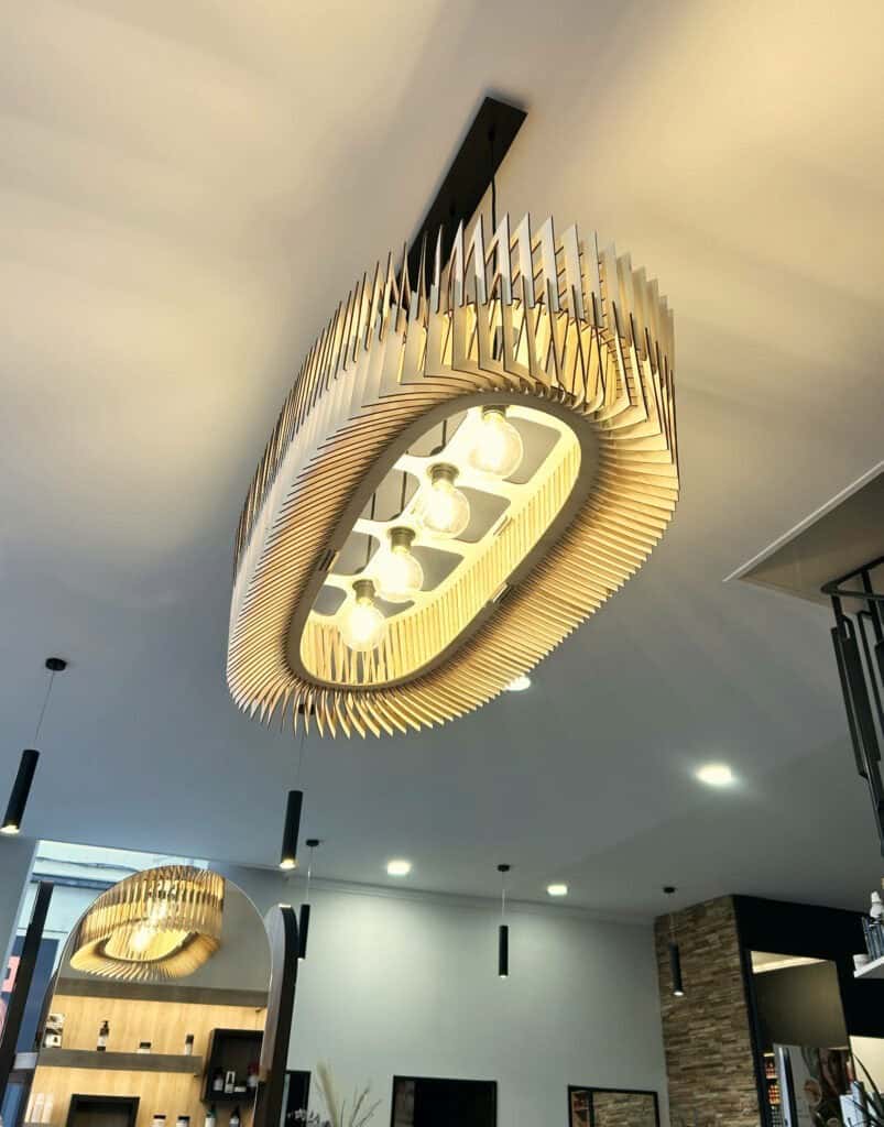 Luminaire suspendu aérien en bois